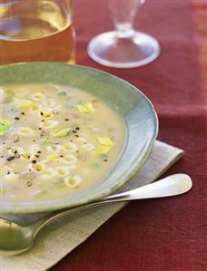 Creamed vegetable soup with pasta shells