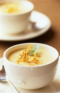 Creamed vegetable soup with deep-fried julienne vegetables