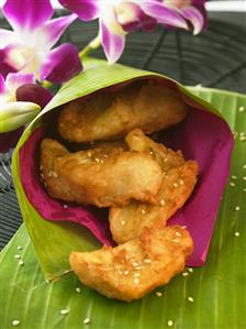 Bananas fried in batter (Thailand)