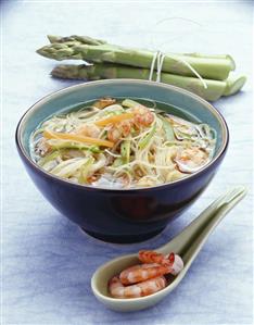 Noodle soup with asparagus and shrimps