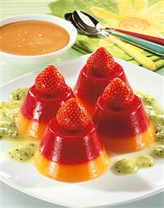 Fruit jelly towers with caramel sauce