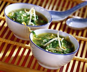 Spinach soup with soya sprouts