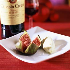 Figs with vanilla ice cream