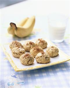 Oat biscuits with bananas