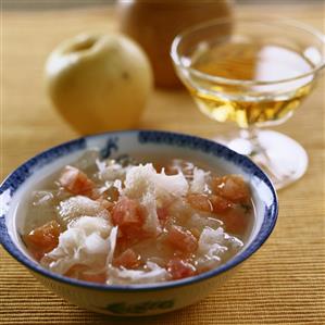 Tomato soup with bamboo shoots and Tremella