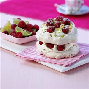 Small raspberry meringue