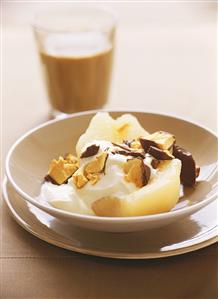 Poached pears with yoghurt