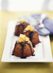 Small chocolate ginger puddings