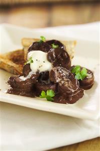 Lamb kidneys with chocolate sauce