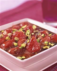 Strawberry soup with pistachios