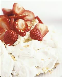 Pavlova (Meringue dessert with fruit, Australia)