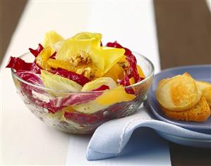 Fruity chicory and radicchio salad