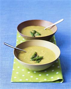 Green asparagus soup