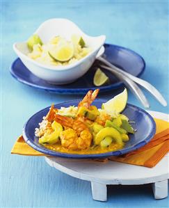 Scampi curry with lime couscous