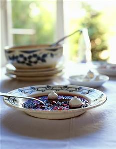 Elderberry soup with meringue