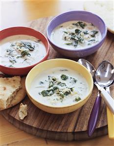 Spinach yoghurt soup with rice