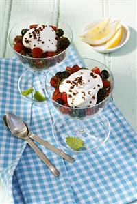 Berry salad with orange cream