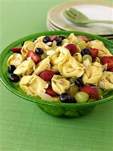 Fruity tortellini salad