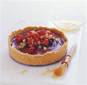 Berry crostata with chocolate cream