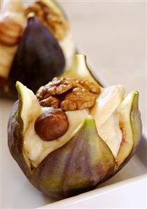 Stuffed figs with nuts