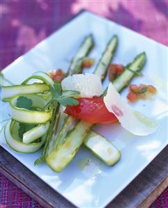 Grilled asparagus with citrus fruit vinaigrette