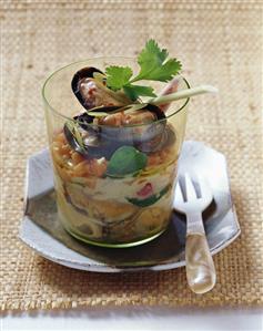 Shellfish with lemon grass and papaya