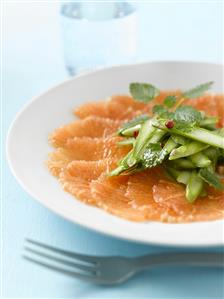 Grapefruit carpaccio with green asparagus