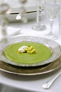 Cold avocado soup with goat's cheese