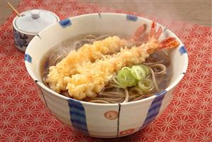 Noodle soup with tempura prawns (Japan)