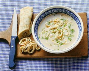 Sour Flädlesuppe (Pancake soup, Swabia)