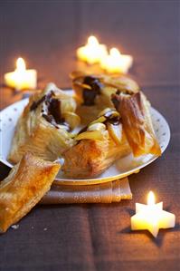 Puff pastries with pear and chocolate