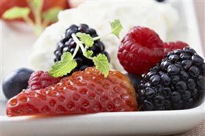 Fresh berries with yoghurt mousse