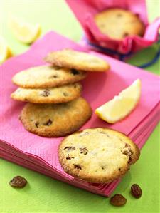 Lemon and raisin cookies