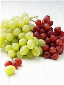 Red and green grapes