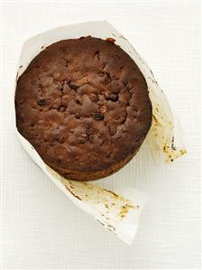 Christmas cake with baking parchment (UK)