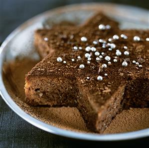 Star-shaped chocolate cake