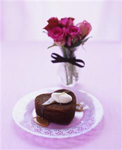 Heart-shaped toffee pudding with caramel sauce & crème fraîche