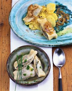 Swabian Maultaschen (pasta parcels) in soup & with potato salad