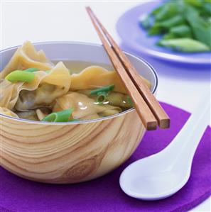 Broth with prawn wontons