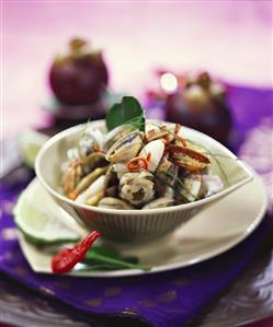 Geng Hoi Ma-laeng Puu Mangrut (Mangosteen & clam curry, Thailand)