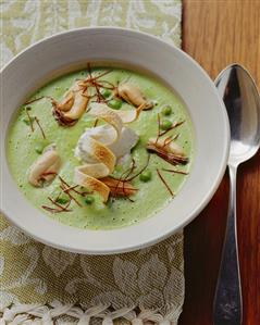 Cream of pea soup with mussels