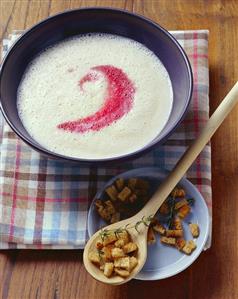 Hamburg parsley soup with beetroot juice