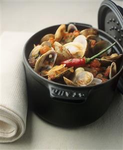 Zuppa di vongole veraci (Clam stew, Italy)