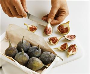 Quartering and peeling figs