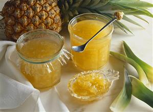 Pineapple jam made with agar