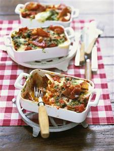 Tomato lasagne with Serrano ham and lemon pesto