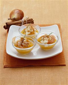 Pumpkin cream with prawns, pears and cinnamon