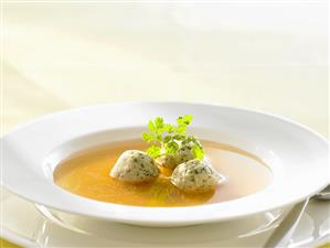 Clear soup with bone marrow dumplings