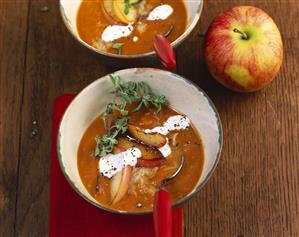 Potato and sauerkraut soup with apple