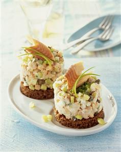 Häckerle (chopped trout with pear & spring onions) on black bread